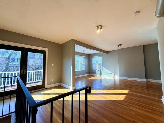 Building Photo - 6407 Bartlett St