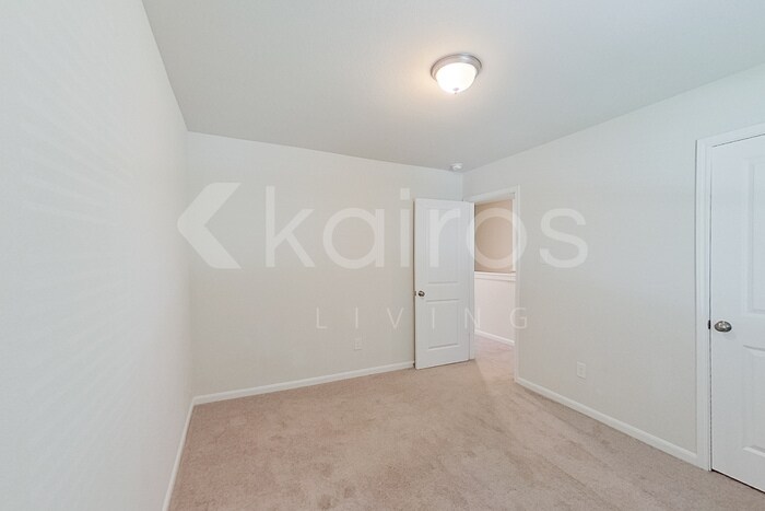 Building Photo - 223 Big Oak