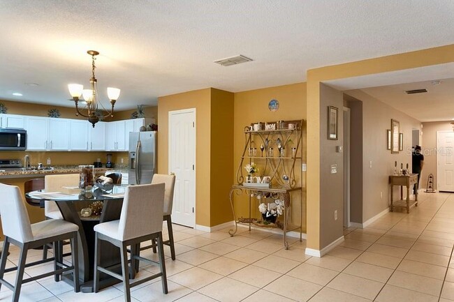 Building Photo - 2874 Paynes Prairie Cir