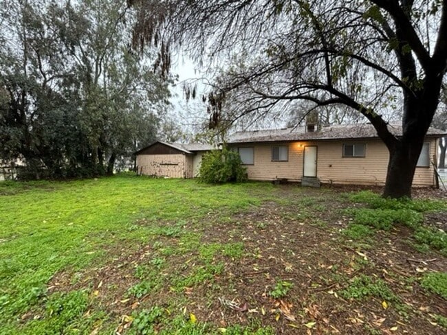 Building Photo - 16371 Avenue 256