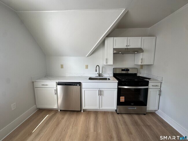 Building Photo - 181 Park St