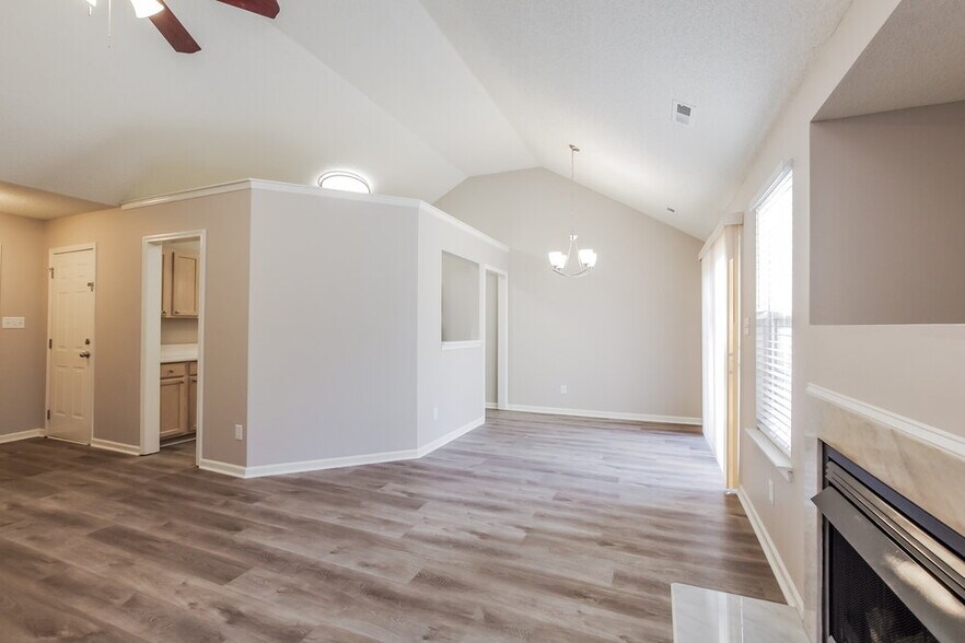 Building Photo - 7229 Kavan Hunter Dr