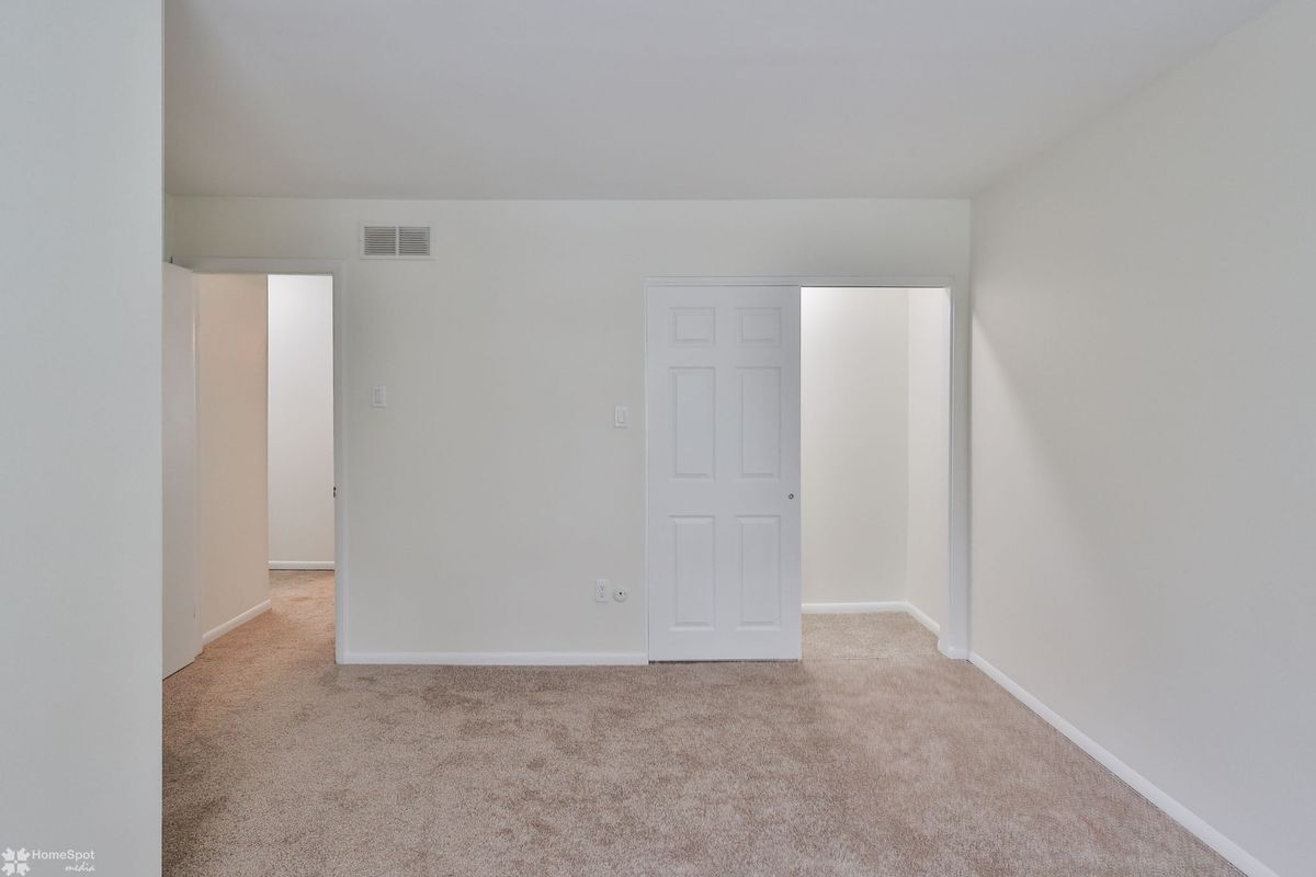 Building Photo - 305 S Warminster Rd
