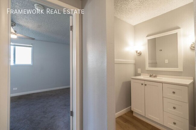 Building Photo - 828 12th St