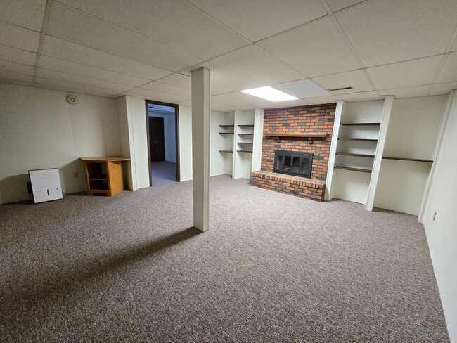 Building Photo - Cute 2-bedroom duplex in Normal!