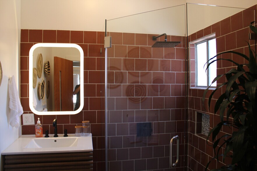 Building Photo - 6147 Springvale Dr