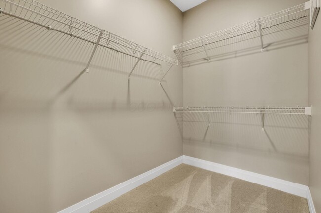 Building Photo - 6633 Dale Dr