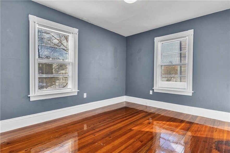 Building Photo - 266 Sayles Ave