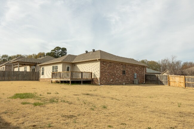 Building Photo - 55 Bryson Dr