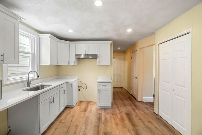 Building Photo - 55 Prichard Ave