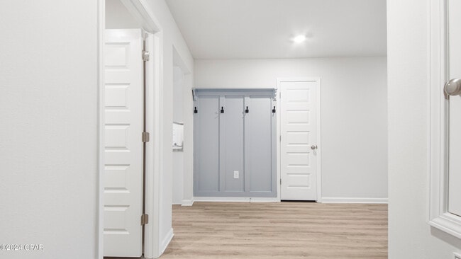 Building Photo - 5037 Rivergrass Dr