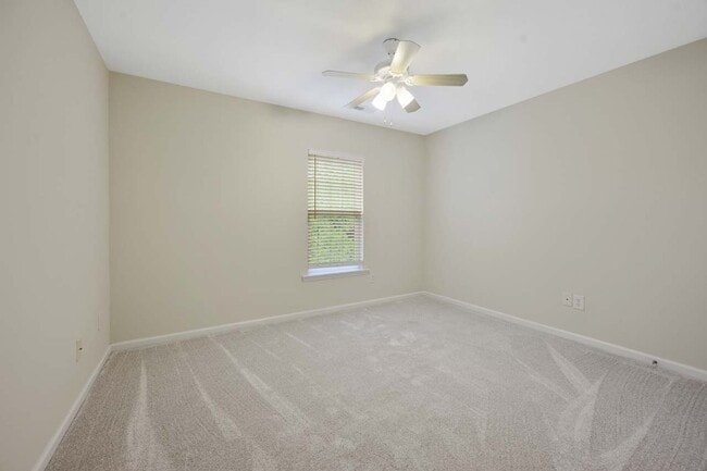 Building Photo - Beautiful 3 BR/2.5 Bath Home in Lyons Farm Community Durham!