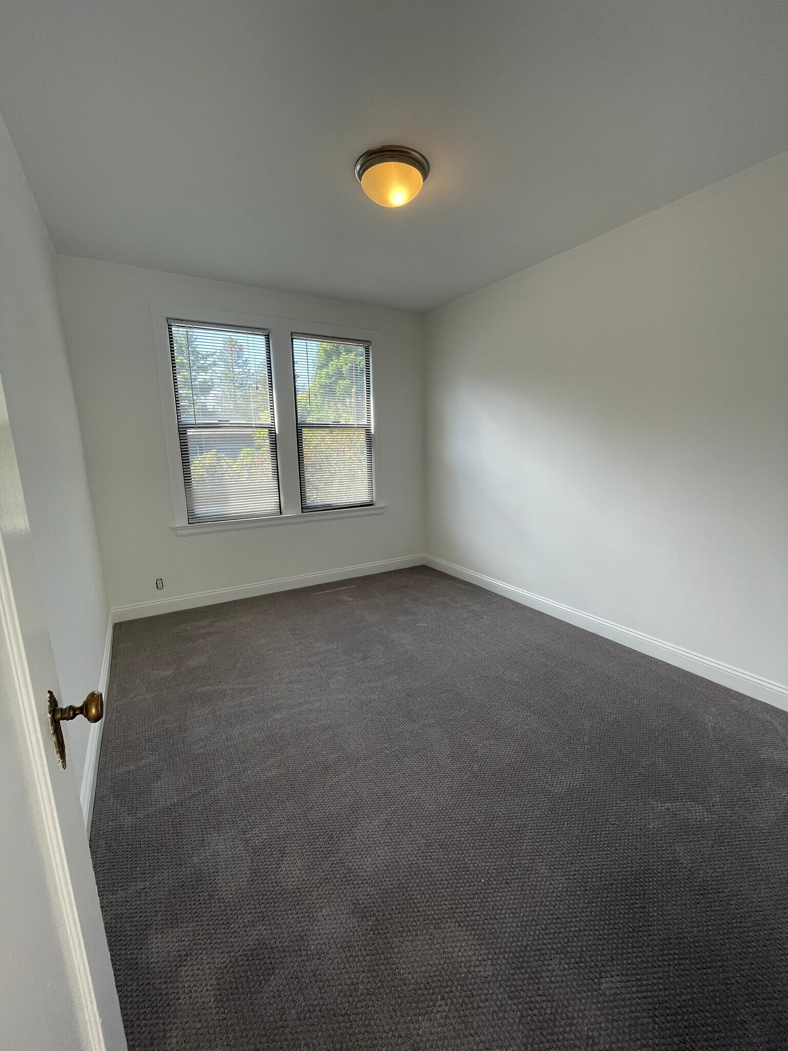 Building Photo - 9 Locust Ave