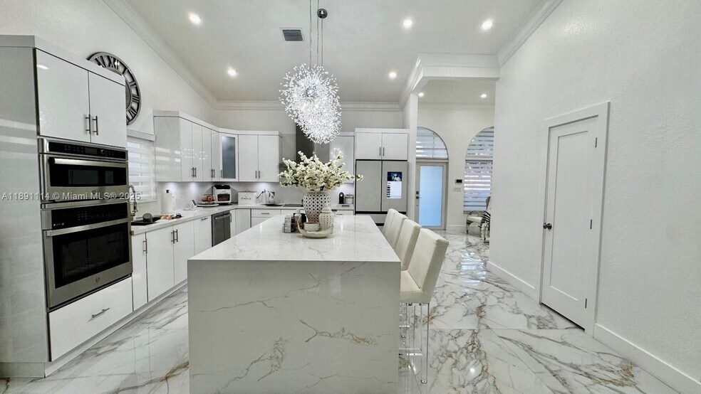 Building Photo - 11500 SW 153rd Ave