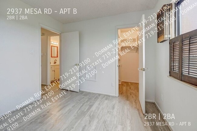 Building Photo - Two bedroom condo close to Garden of the G...