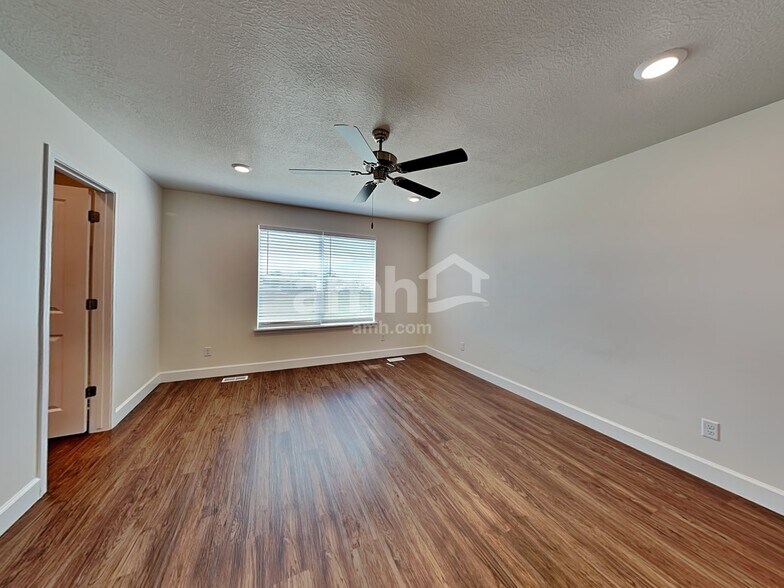 Building Photo - 1223 White St