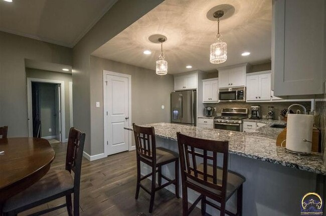 Building Photo - 7616 SW Lowell Ln