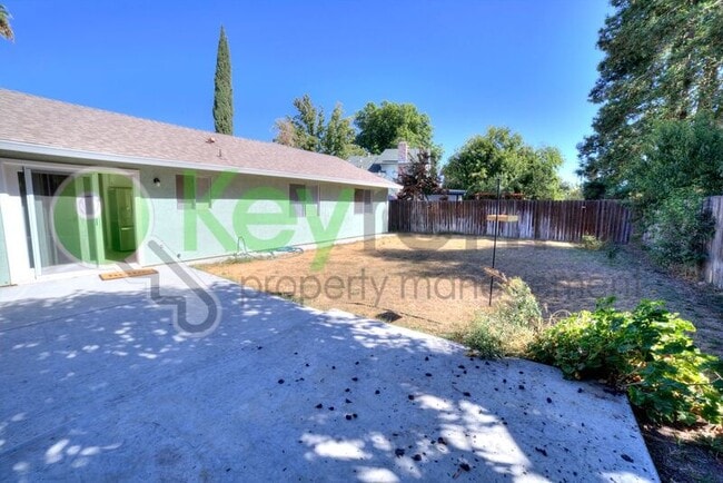 Building Photo - 1300 Old W Dr