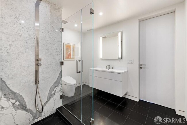 Building Photo - 333 Bush St