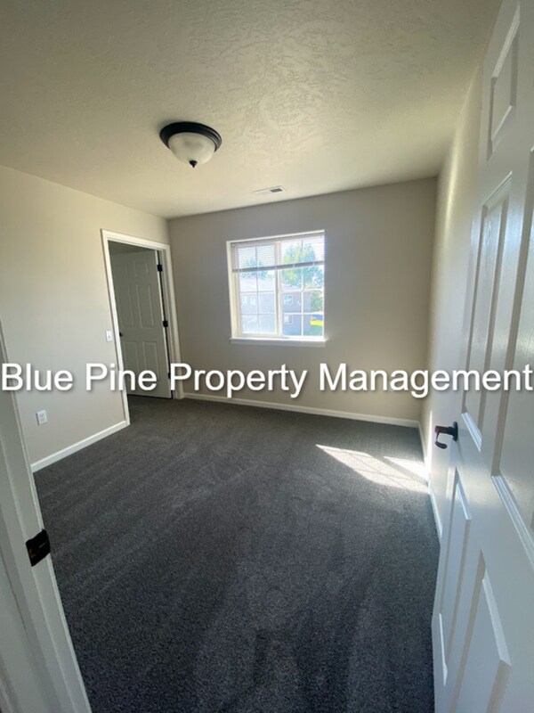 Building Photo - 118 Clubhouse Cir
