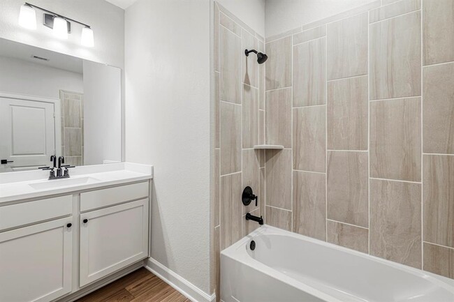 Building Photo - 15671 Honey Cv Dr