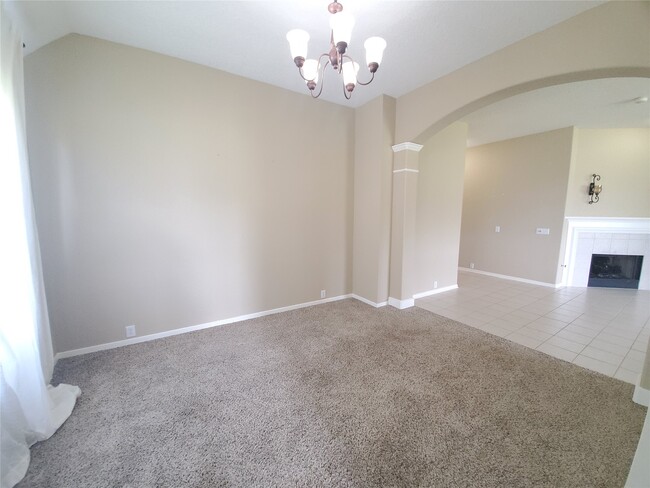 Building Photo - 7610 Broken Oak Ln