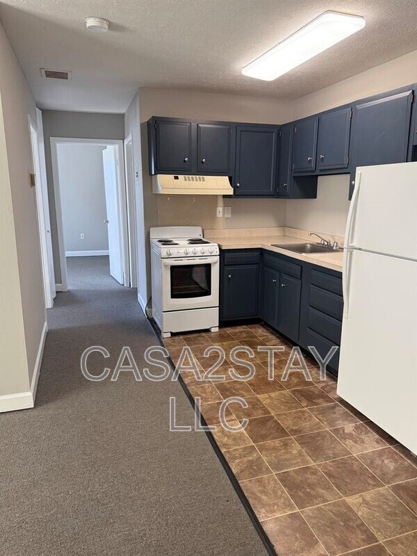 Building Photo - 2119 St Johns Pl