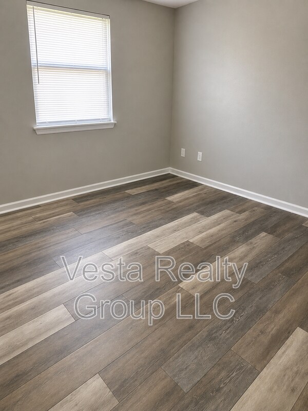 Building Photo - 105 Dailey Mill Rd