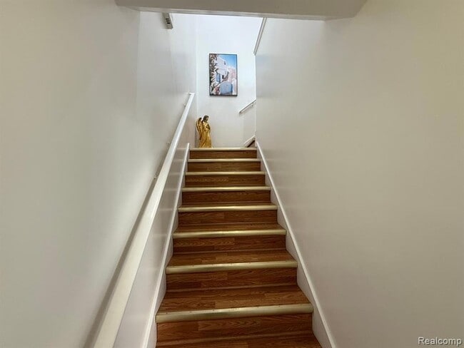 Building Photo - 3635 Reeves Dr