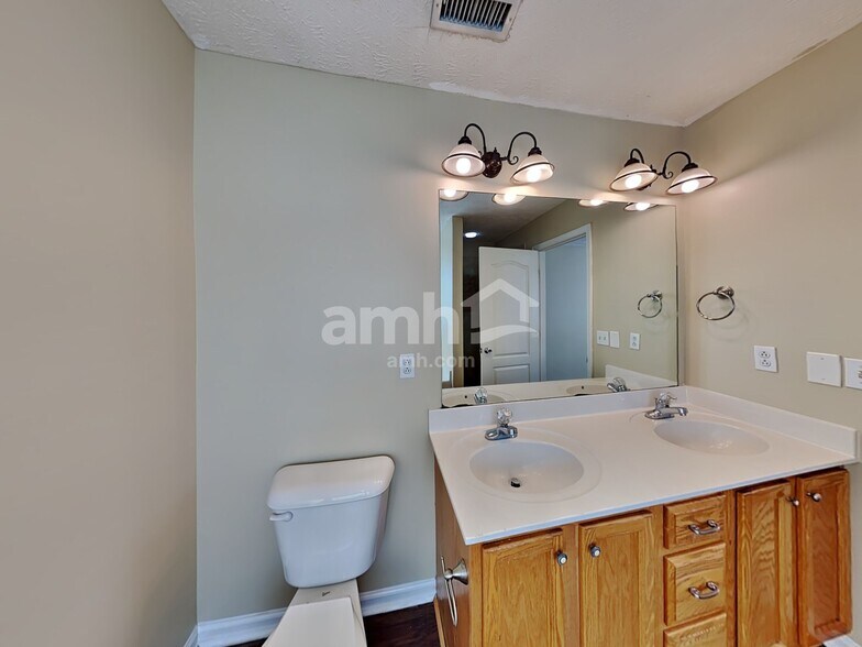 Building Photo - 803 Buckhaven Dr