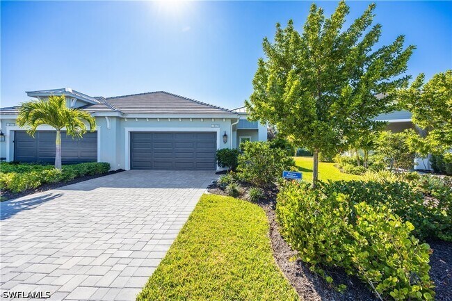 Building Photo - 2373 Ariane Dr