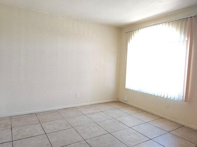 Building Photo - 2 bedrooms 1 bath apartment in El Cajon
