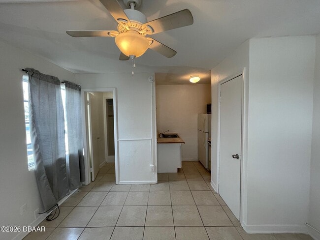 Building Photo - 3226 S Atlantic Ave