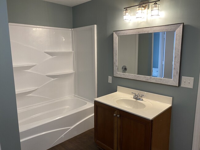 Building Photo - 4008 Knud Dr