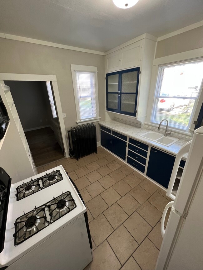 Building Photo - 394 Nevada St