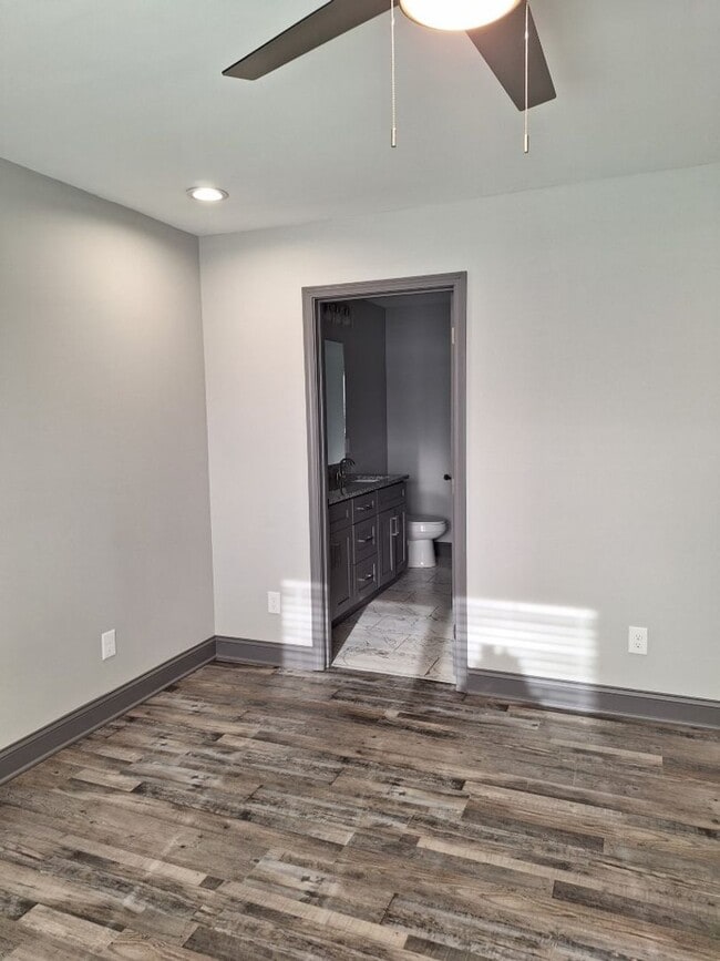 Building Photo - NEW DUPLEX Conveniently located to 40 West