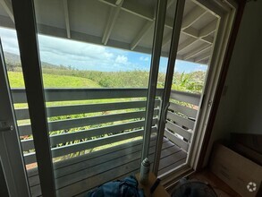 Building Photo - Small but clean Lihue 2 bed, 1 bath upper,...