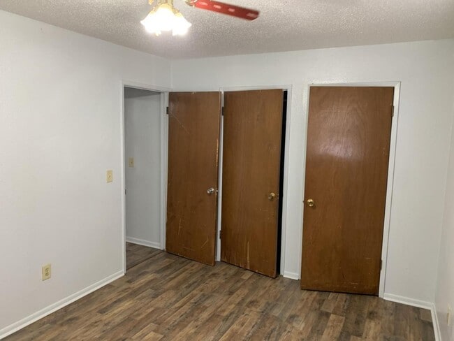 Building Photo - 1300 E Madison St