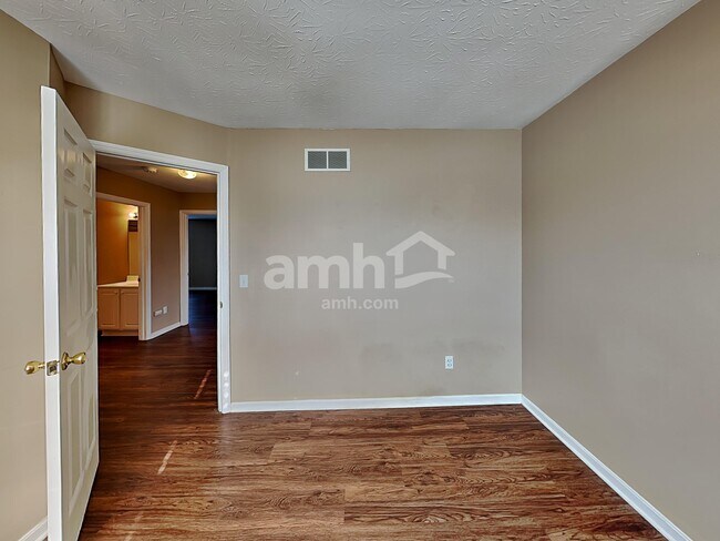 Building Photo - 911 Balsam Wood Ln