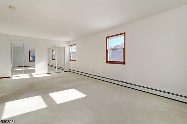 Building Photo - 6 Roscoe Ave