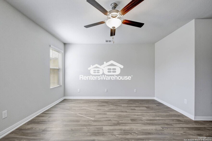 Building Photo - 522 Wild Olive Wy