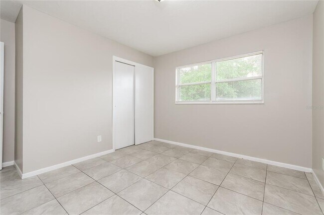 Building Photo - 3201 Bon Air Dr