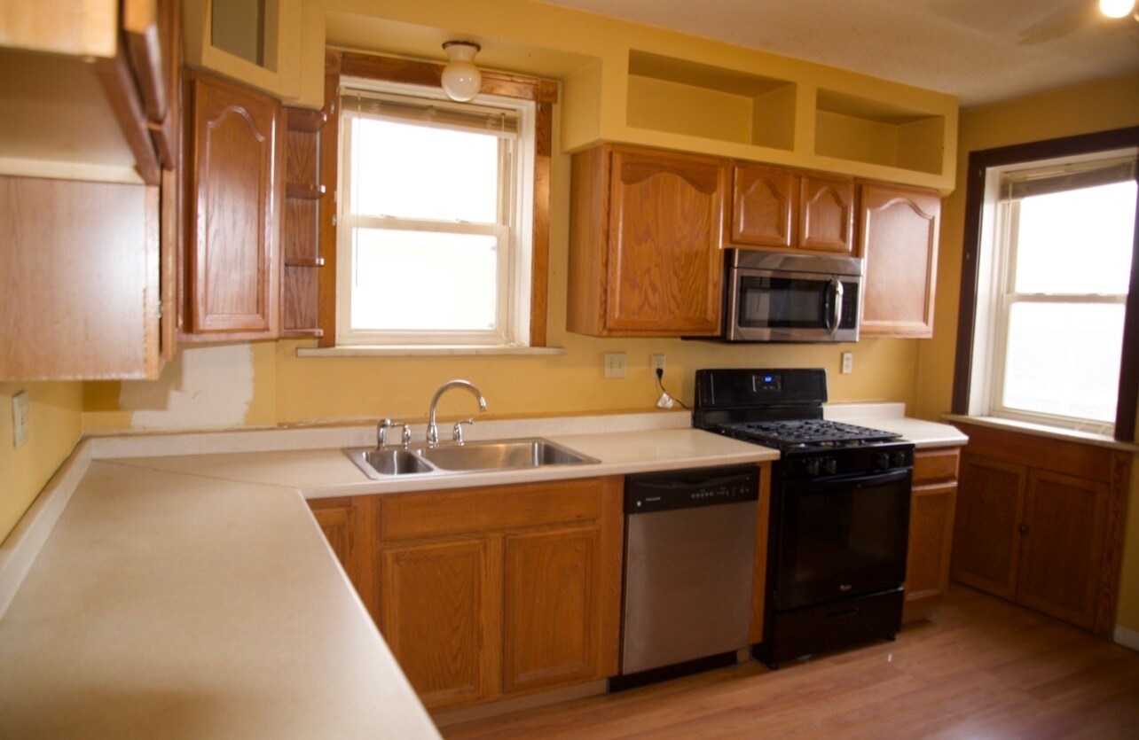 Building Photo - 4200 Lawn Ave