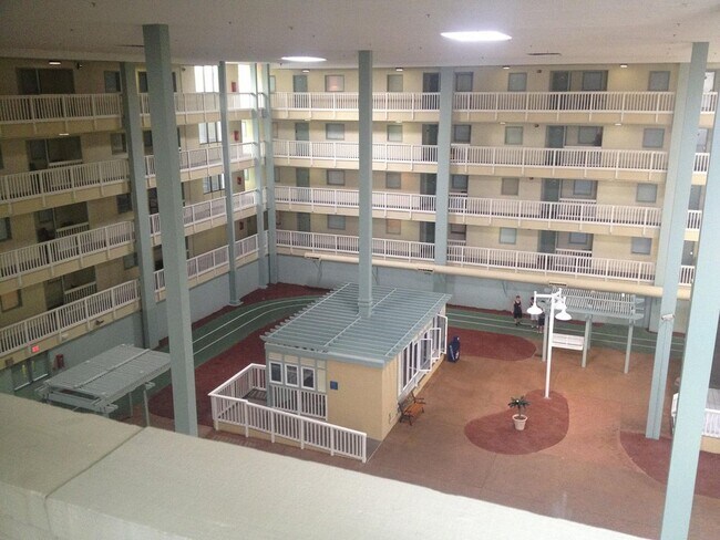 Building Photo - 663 William Hilton Pkwy