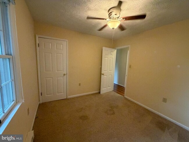 Building Photo - 23 Montague Cir