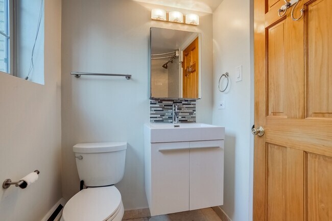 Building Photo - 50 N Clarkson St