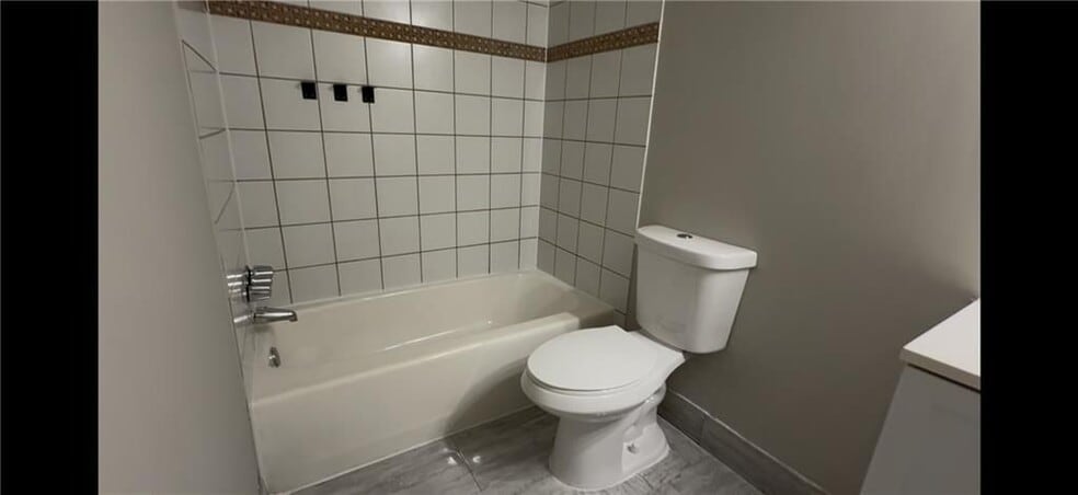 Building Photo - 2563 Terrace Trail