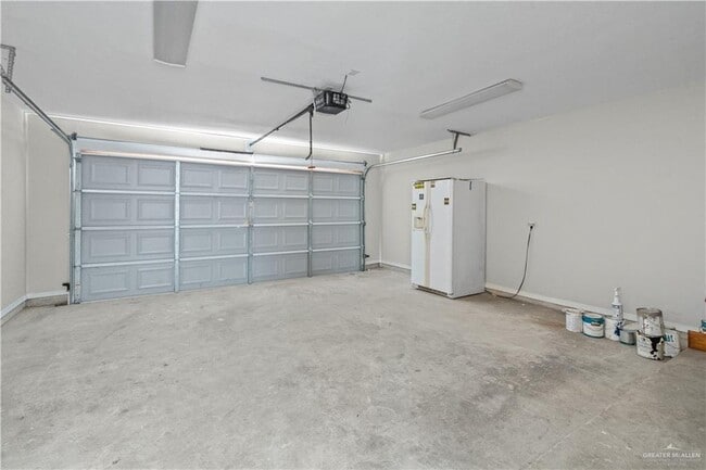 Building Photo - 14 E St