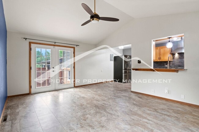 Building Photo - 1024 Pike Dr
