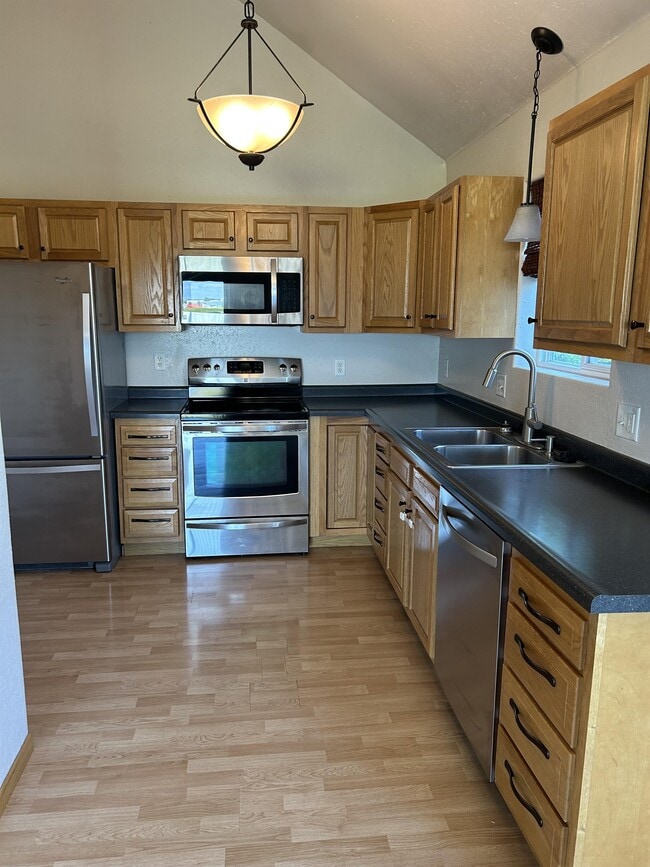 Building Photo - 3240 E Capitol Ave